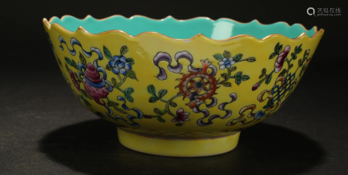 A Chinese Cutting-edge Flower-blossom Yellow Porcelain