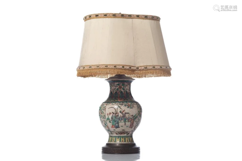 CHINESE FAMILLE VERTE STYLE DESK LAMP