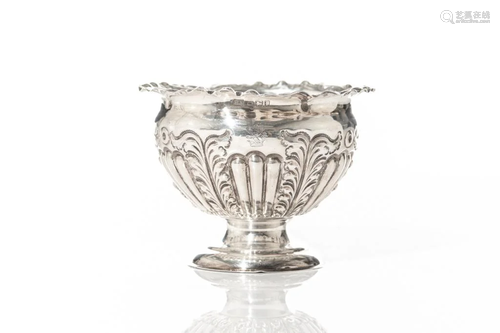 SMALL ENGLISH SILVER SUGAR BOWL, 104g