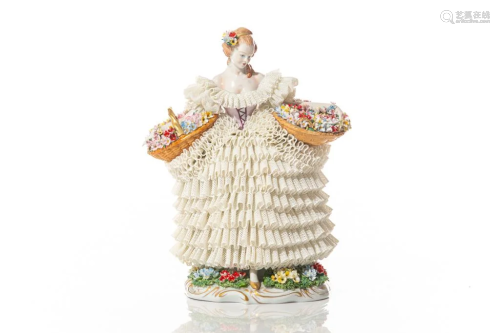 SITZENDORF DRESDEN PORCELAIN LACE FIGURINE