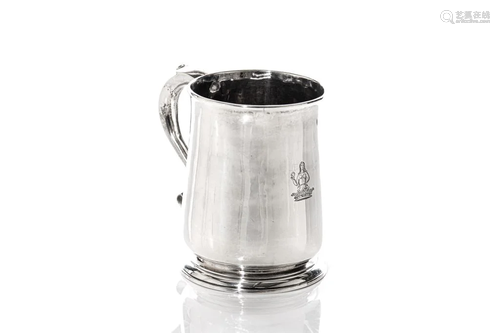 GEORGE II SILVER MUG, 304g