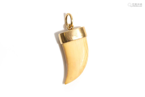 TOOTH PENDANT