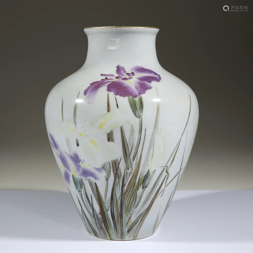 A Japanese porcelain 