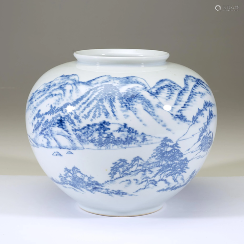 A Korean blue and white porcelain presentation v…