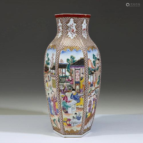 A Chinese export style hexagonal vase, 20th century