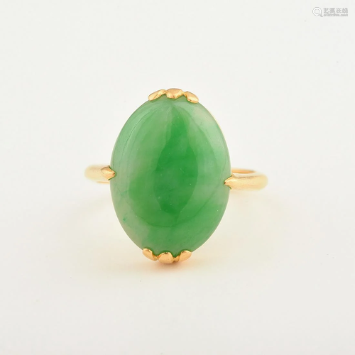 Jadeite Jade, 22k Yellow Gold Ring.