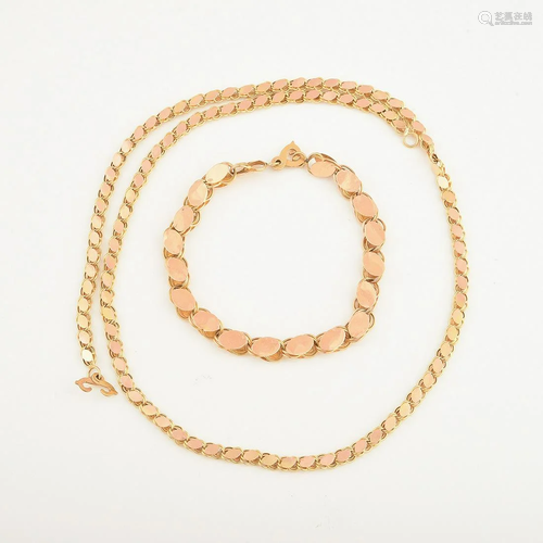 Yellow Gold Oval Link Jewelry Suite.