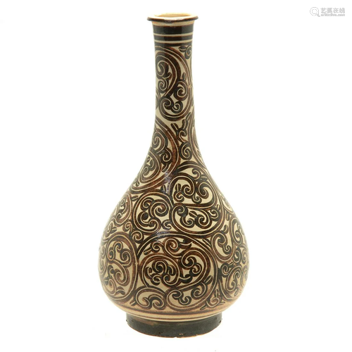 Chinese Jizhou Painted Bottle Vase