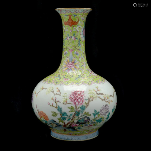 Chinese Lime-Green Ground Famille Rose Vase Qia…