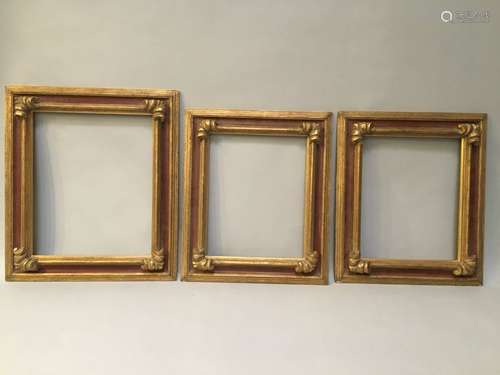 Three frames: \n 41 x 33,5 \n 41 x 33,5 \n 46,5 x 38