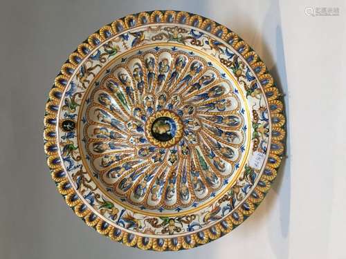 In the style of Urbino. Large ceremonial dish deco…