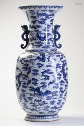 A CHINESE BLUE AND WHITE 'FU BATS' VASE