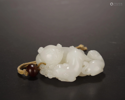 Qing Dynasty, Hetian White Jade Beast Pendant