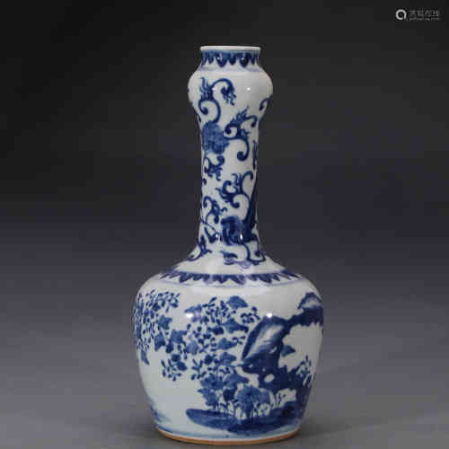 A Chinese Blue and White  Porcelain Garlic-mouthed Vase