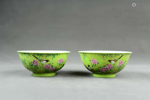 A Pair of Chinese Famille Rose Floral Porcelain Bowls