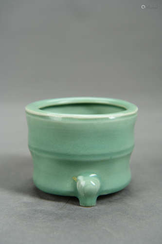 A Chinese Porcelain Censer