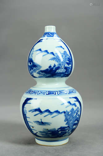 A Chinese Blue and White Porcelain Gourd-shaped Vase