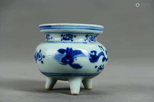 A Chinese Blue and White  Porcelain Three-legged Censer