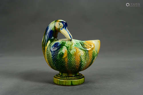 A Chinese Tri-colored Porcelain Duck