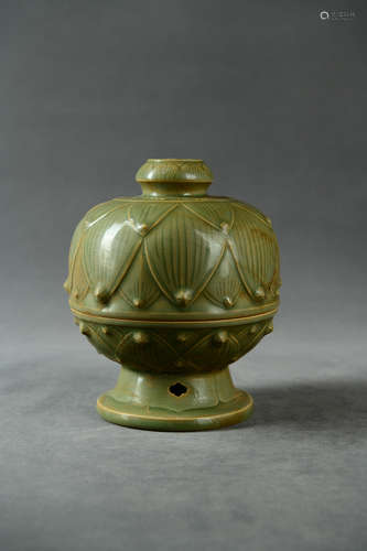 A Chinese Porcelain Incense Burner