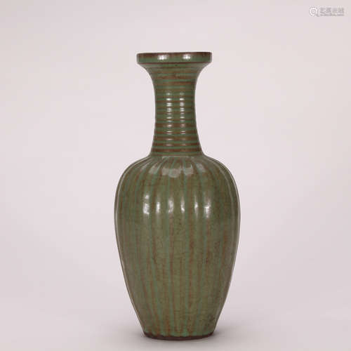 A Chinese Porcelain Vase