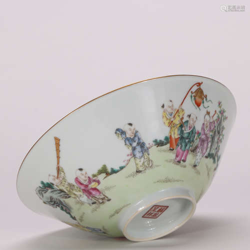 A Chinese Famille Rose Porcelain Bowl