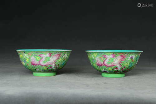 A Pair of Chinese Famille Rose Porcelain Bowls