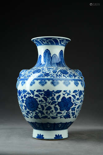 A Chinese Floral Porcelain Vase