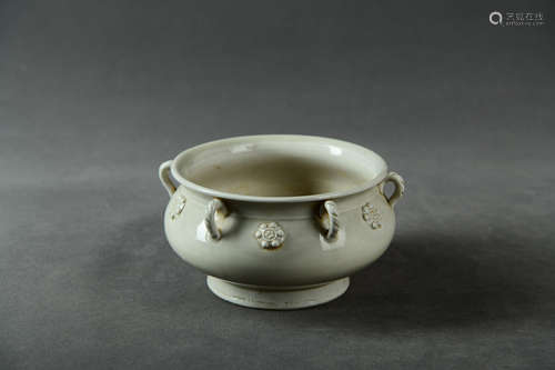 A Chinese Porcelain Basin