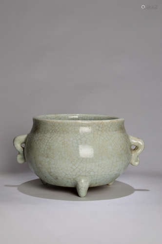 A Chinese Porcelain Double-eared Censer