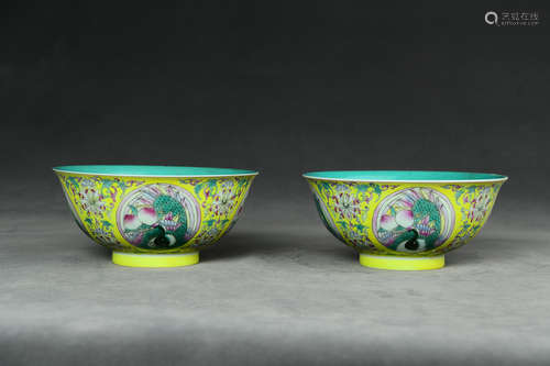 A Pair of Chinese Famille Rose Porcelain Bowls