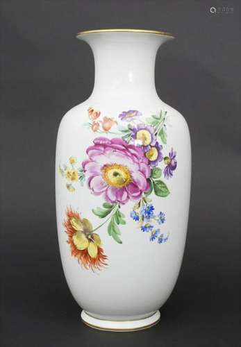 Vase mit Blumenmalerei / A vase with flowers, Carl
