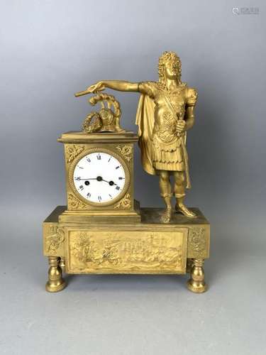 Pendule borne en bronze ciselé et doré, représentant Louis XIV debout en armure [...]