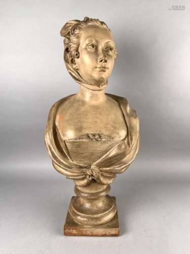 Ecole française du XIXe siècle. Buste de femme dans le goût du XVIIIe siècle. [...]