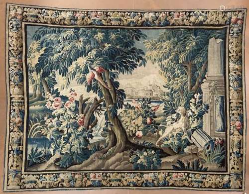 AUBUSSON. Belle tapisserie en laine et soie à décor d'oiseau exotique et chien de [...]