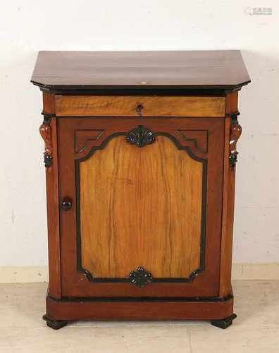 19th Century mahogany-door cabinet with a single tray. William III. Louis Philippe. Circa 1860.