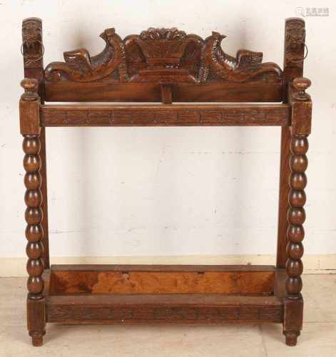 Antique oak wood stabbed Malinois umbrella holder. Circa 1890. Size: 80 x 70 x 25 cm. In good