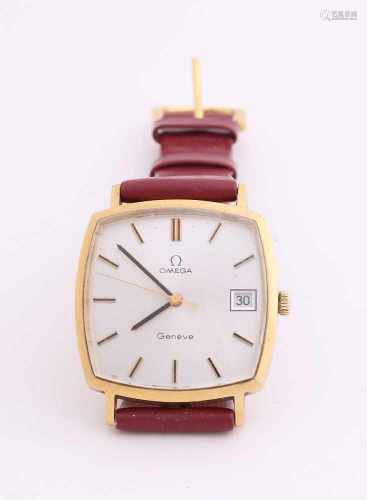 Yellow gold men's watch, 750/000, with leather strap. Watch with square case, cream wijzerplaaat