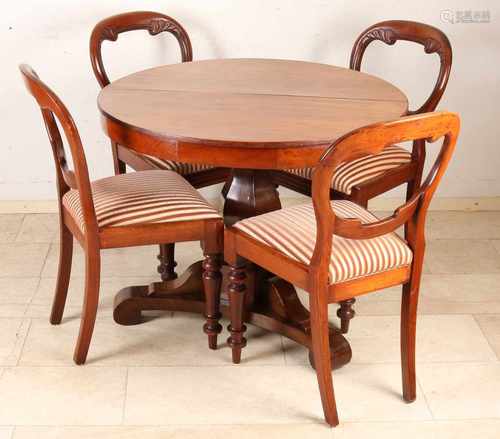 Antique Dutch early Biedermeier mahogany dining table with column. Circa 1840. Dimensions: 88 x 52 x