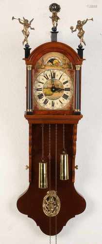 Carrot Walnut Frisian clock with moon phase. Second half 20th century. Size: 105 cm. In good