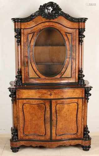 Beautiful Dutch burl walnut bonheur with big black tops. Curved sides. William III. Circa 1860.