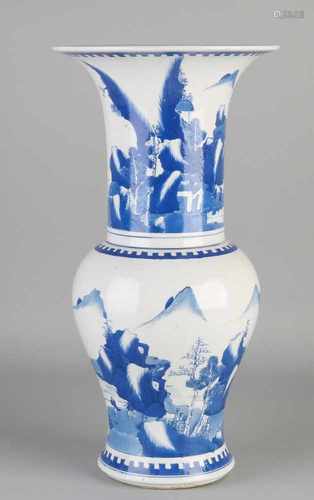 Large blue and white Chinese porcelain vase with rocky landscape decor. Size: 39.5 x 20 cm dia. In