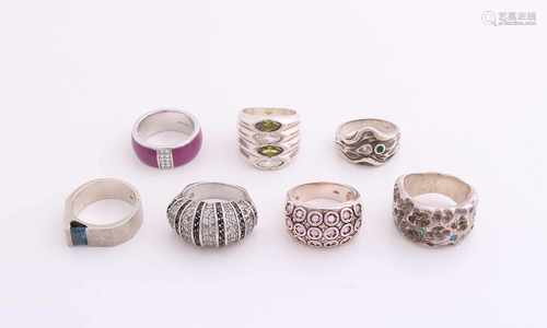 Lot 7 silver rings, 925/000, with colored stones. Various models. about 79 grams in good