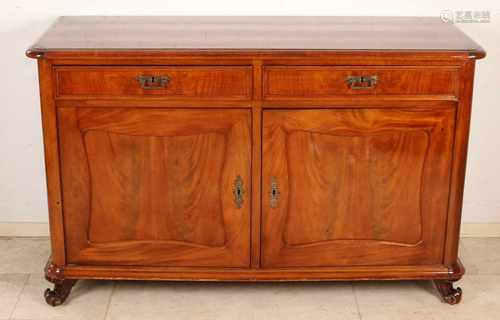 Antique mahogany Louis Philippe dresser. Shellac. Approximately 1870. Size: 85 x 137 x 53 cm. In