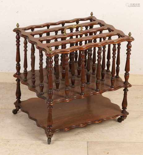 19th Century walnut literature holder with brass fixtures. Size: 47 x 46 x 34 cm. In good