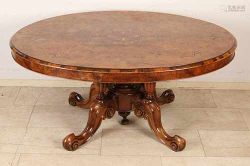 Beautiful 19th century walnut table with floral marquetry. Sheet can be folded up (flap to the