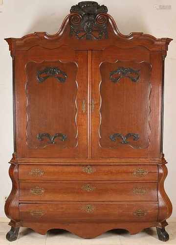 18th Century Dutch oak Louis Quinze cabinet geeboniseerd carving. Size: 245 x 180 x 65 cm. In fair /