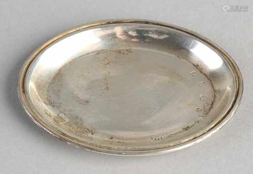 small silver plate 925/000, oval model with fillet edge. 51x65mm. ca 14.7 grams. MT .: Siebel e.g.