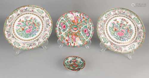 Four times Chinese / Cantonese porcelain. 20th century. Size: 10-23 cm. In good condition.