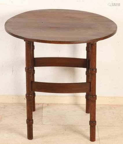 Oak Art Deco side table. Circa 1930. Dimensions: H 66 x Ø 65 cm. In good condition.